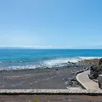 Neptuno Oceanfront *